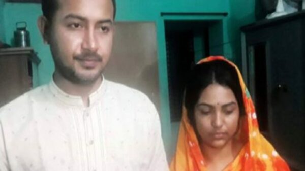 নাটোরের গুরুদাসপুরে ব্যবসায়ীর স্ত্রীর সাথে আপত্তিকর অবস্থায় ছাত্রলীগ নেতা আটক