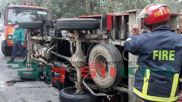 নাটোরের বড়াইগ্রামে সড়ক দুর্ঘটনায় নিহত চালক আহত ৩