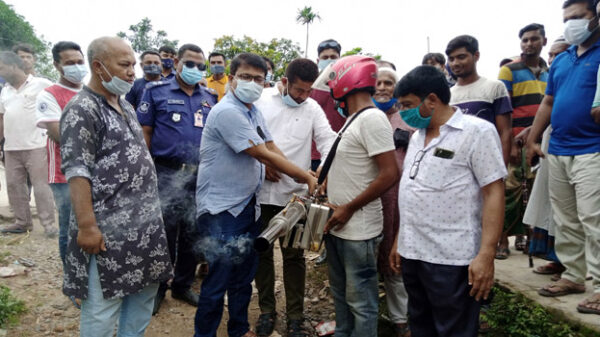 ডেঙ্গু প্রতিরোধে রাণীশংকৈল পৌরসভায় মশক নিধন কার্যক্রমের শুরু